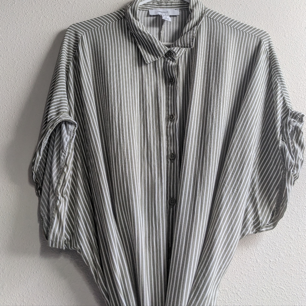 Plus size Lightweight, short sleeve tunic w/ green and white stripe pattern 3XL